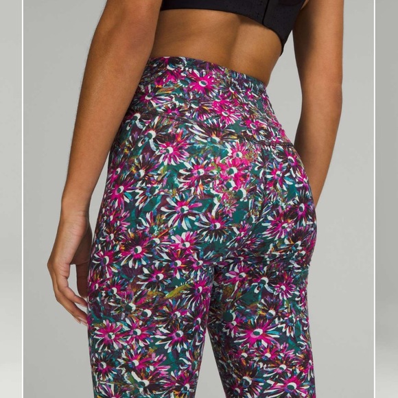 [LULULEMON] Base Pace High-Rise Tight 27” in ‘Floral Electric Multi’ - Picture 3 of 11